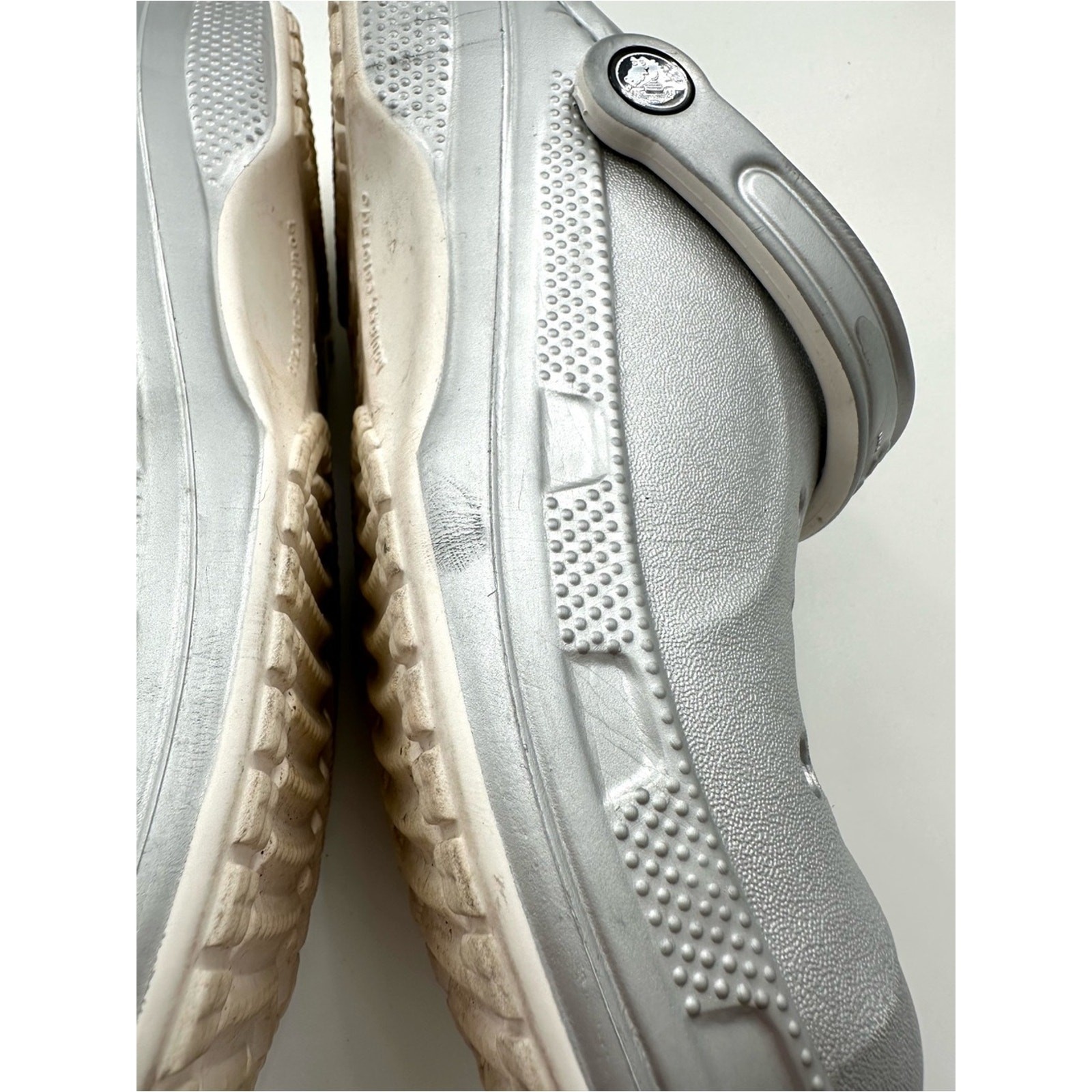 Crocs Baya Metallic Silver Fur Lined Slip-on Clogs Women’s Size 8