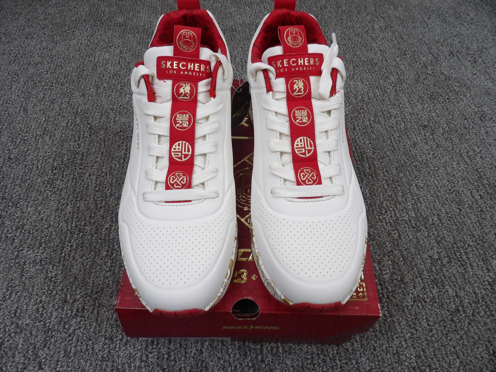 Skechers UNO Celebrat-Airy Lunar New Year White Red Gold Men’s 10 Athletic Shoes