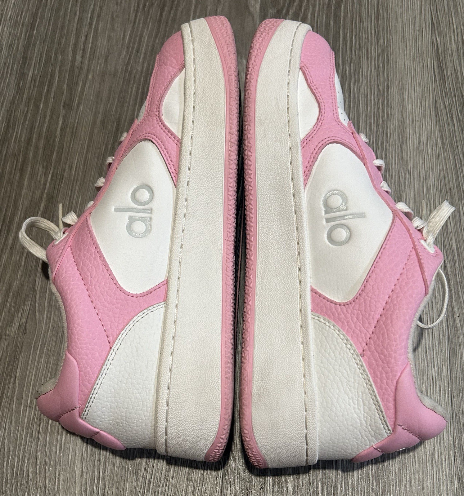 Alo Yoga Pink & White Recovery Mode Platform Sneakers Size 9 Women’s Cushion