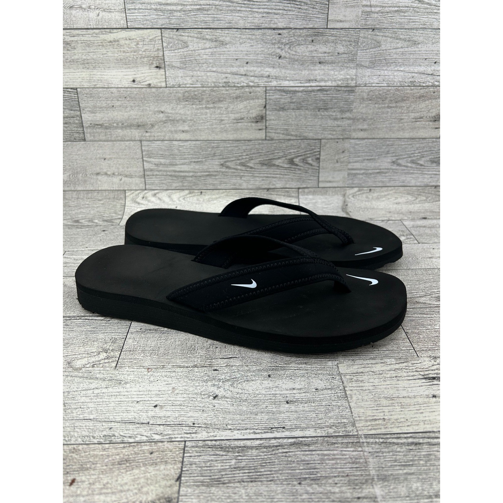 Nike On Deck Womens Flip Flops Black White 314870-011 Size 7 Sandals Thong Shoes