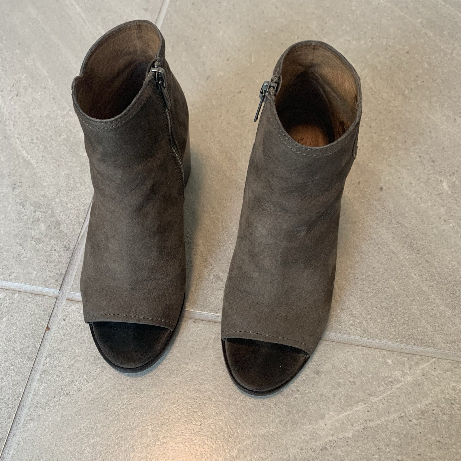 Frye Brielle Size 6.5 Brownish Gray Zip Peep Bootie Open Toe