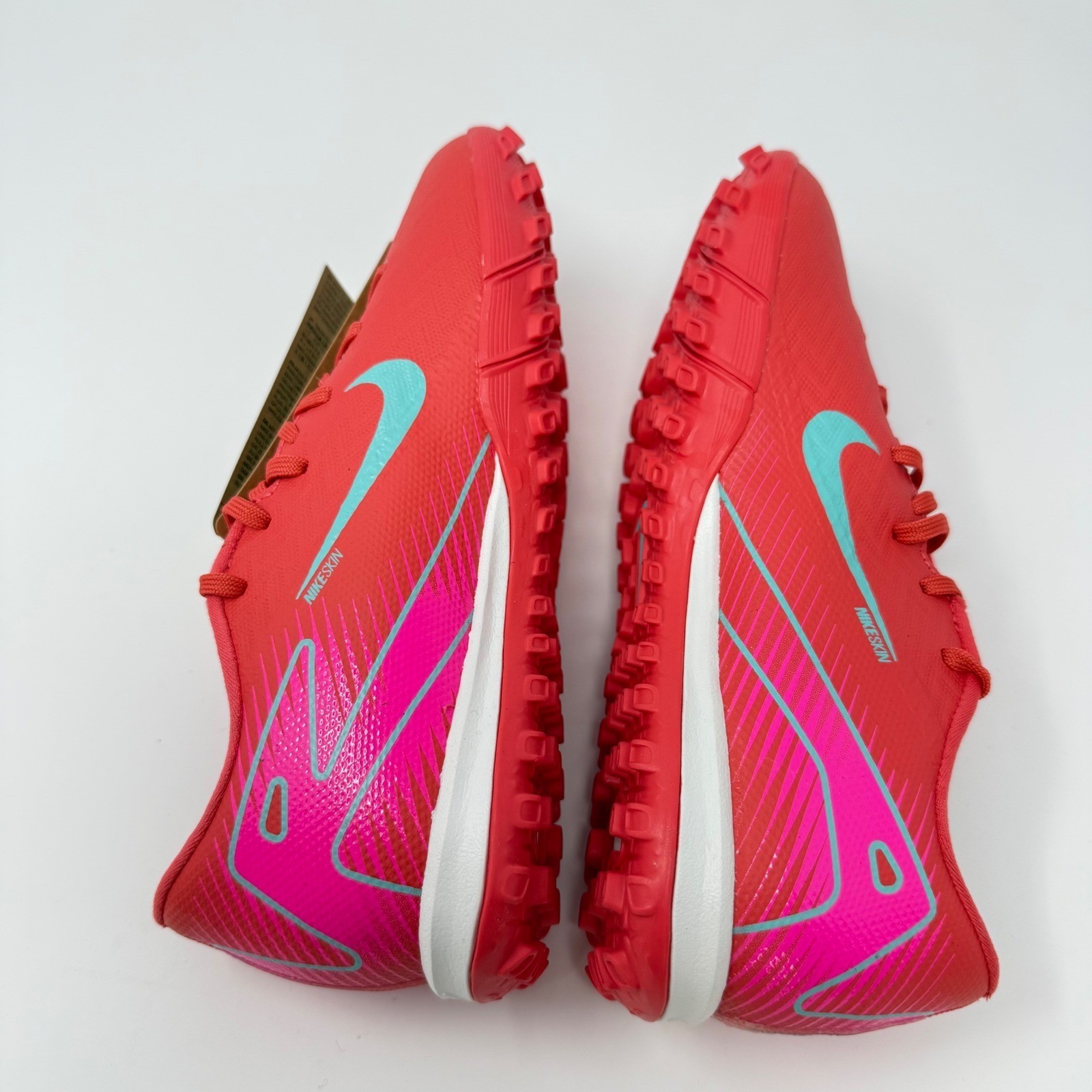 Nike Air Zoom Mercurial Vapor 15 Academy Soccer Shoes Mens 4 Womens 5.5 NEW