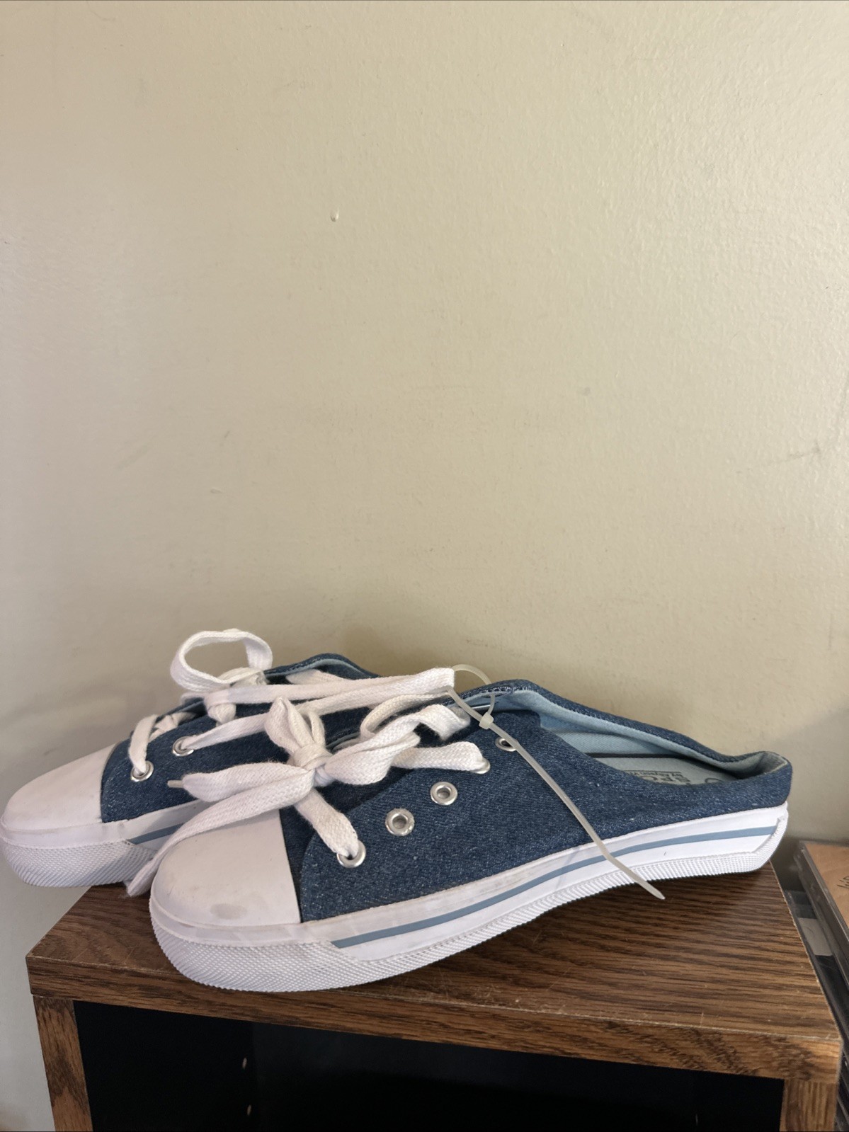 AW Sport By Allyson Whitmore Open Back Shoes Size 8 Blue