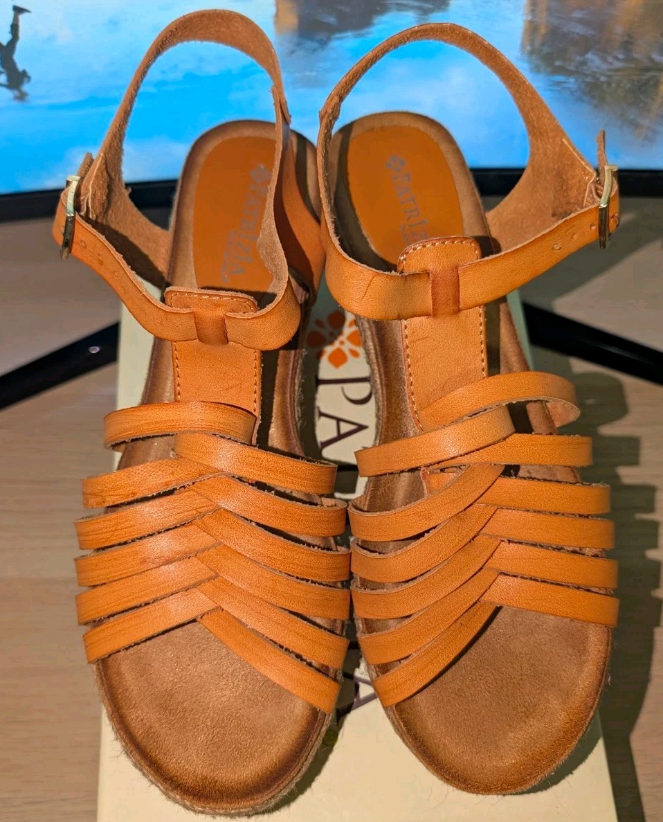 Patrizia Women’s Tan Leather Strappy Wedge Sandals Buckle Studded US 9