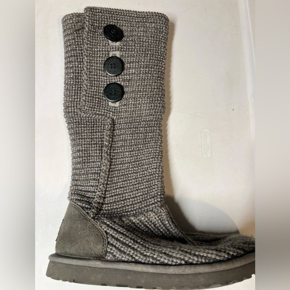 UGG Australia Women’s Gray Knit Button Boots Size 7 Right & Size 8 Left