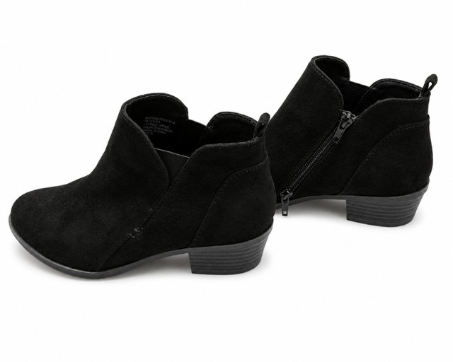 Arizona Gale Black Boots Womens 6W NWOT