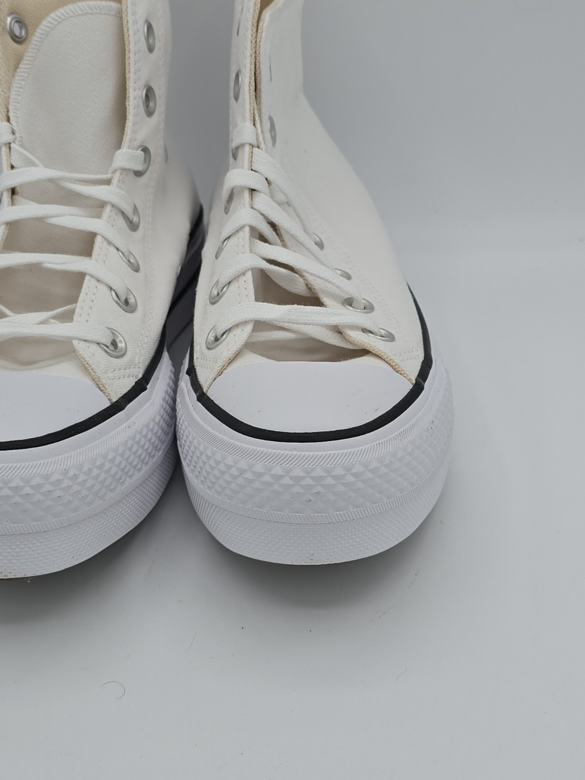Converse Chuck Taylor All Star Lift Hi White Shoes Women’s – 560846C, Size 6