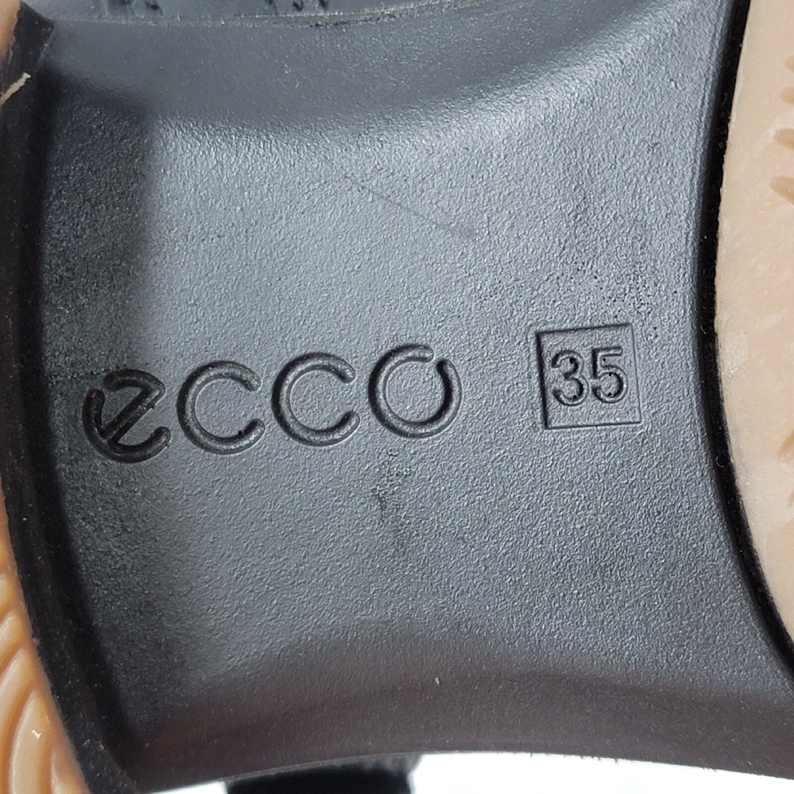 ECCO Saunter Women’s Size 35 EU 4/4.5 US Leather Cross Strap Zip Ankle Boots