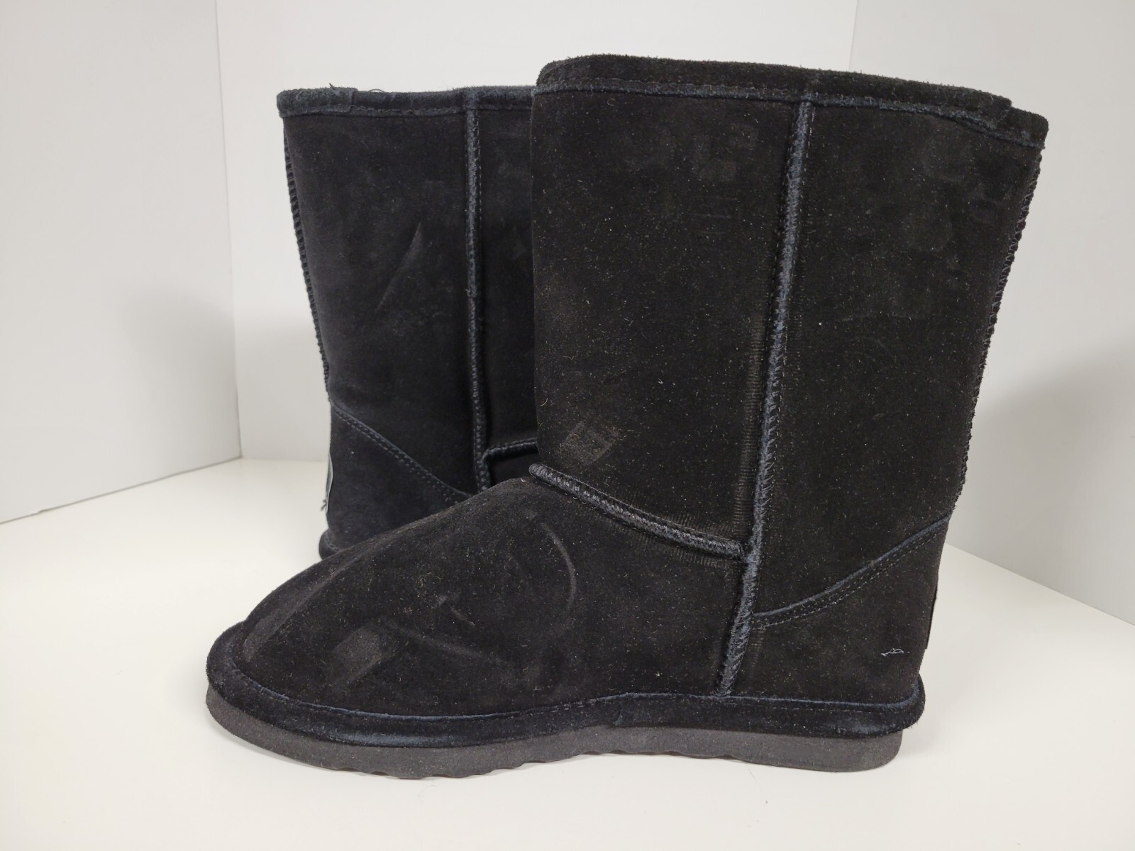 (Mismatched Size Left 9/10 & Right 7/8): Unisex Bearpaw Black Boots