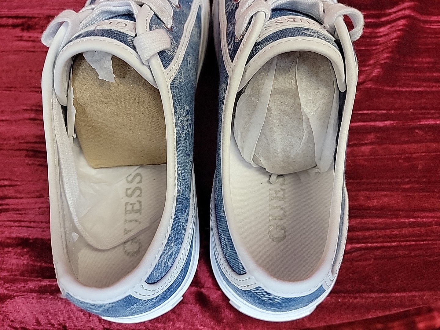 GUESS Women’s 10 Jelexa casual shoe Sneaker Medium Blue 420 new no box style
