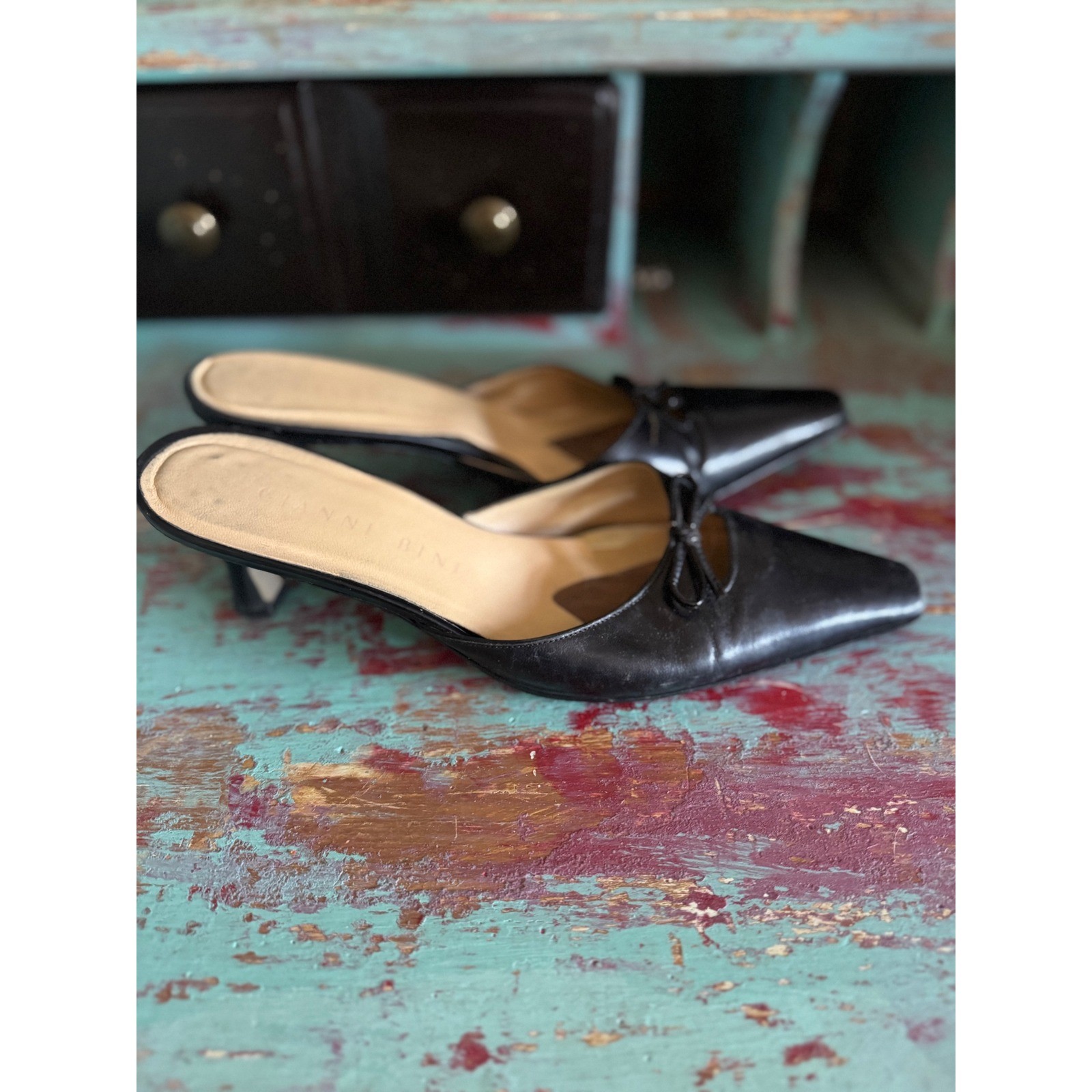 Gianni Bini Black Leather Bow Pointed Toe Kitten Heel Mules Womens 8M
