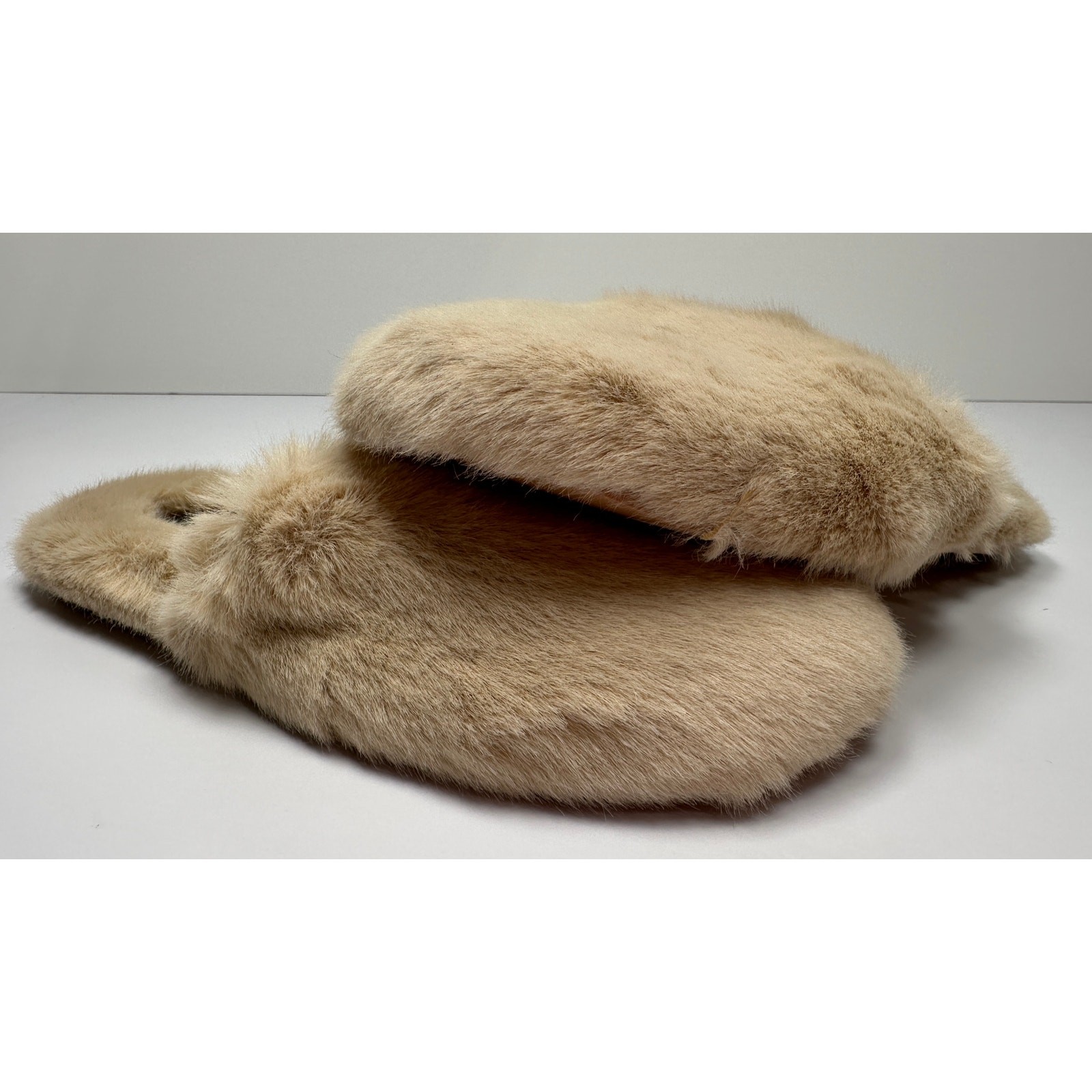 VHNY Faux Fur Cozy Slide Slippers Ivory Size EU37 US7 NEW #024SC