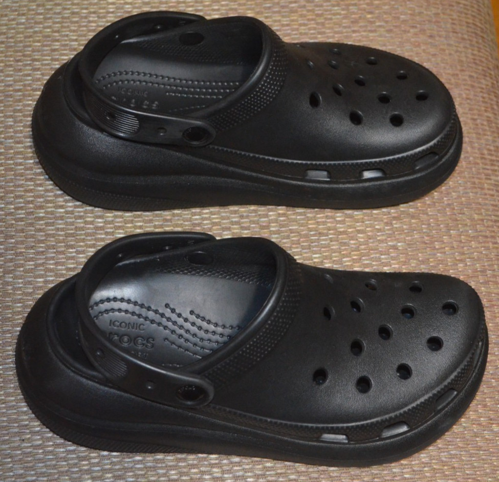 Iconic Crocs Mega Crush Platform Clog Sandals Black Unisex Sz 5 Men or 7 Women