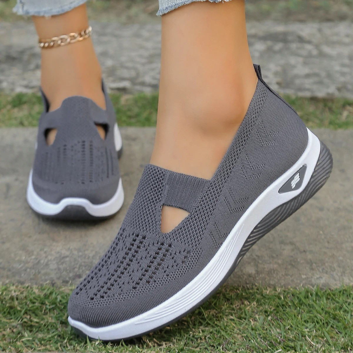 Women’s Casual Sneakers Lightweight Flat Walking Shoes for All Seasons Style