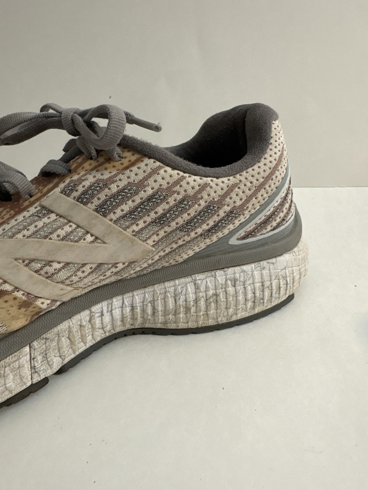 New Balance Fresh Foam 1080 v9 Running Shoes Beige Gray Womens