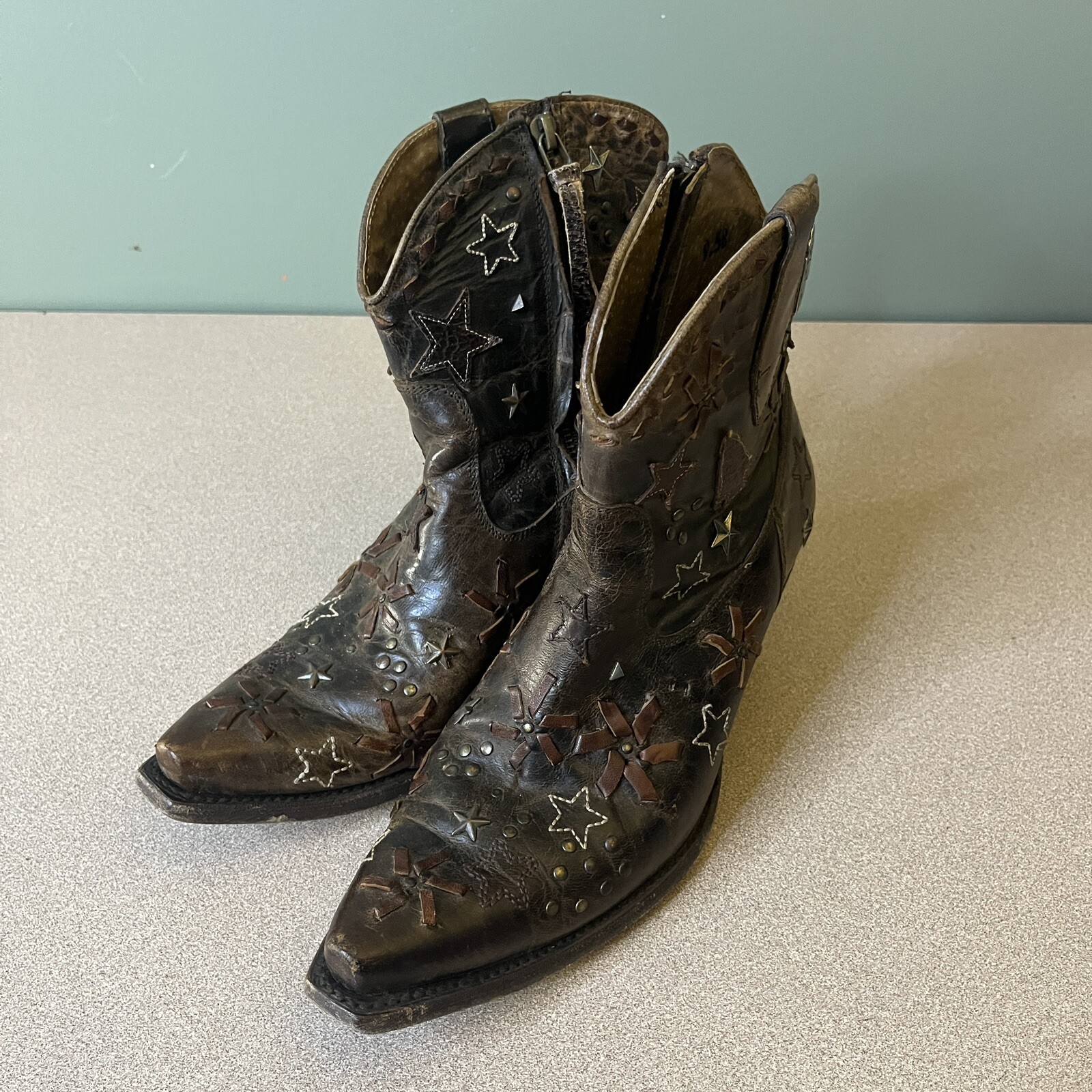 Ariat Starla Western Boot ATS Technology Premium Leather Star Embroidery & Studs