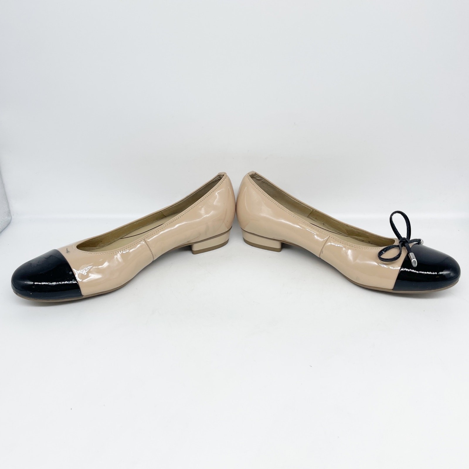 Ara Women’s Nude Black Cap Toe Ballet Flat Patent Leather Size 4.5