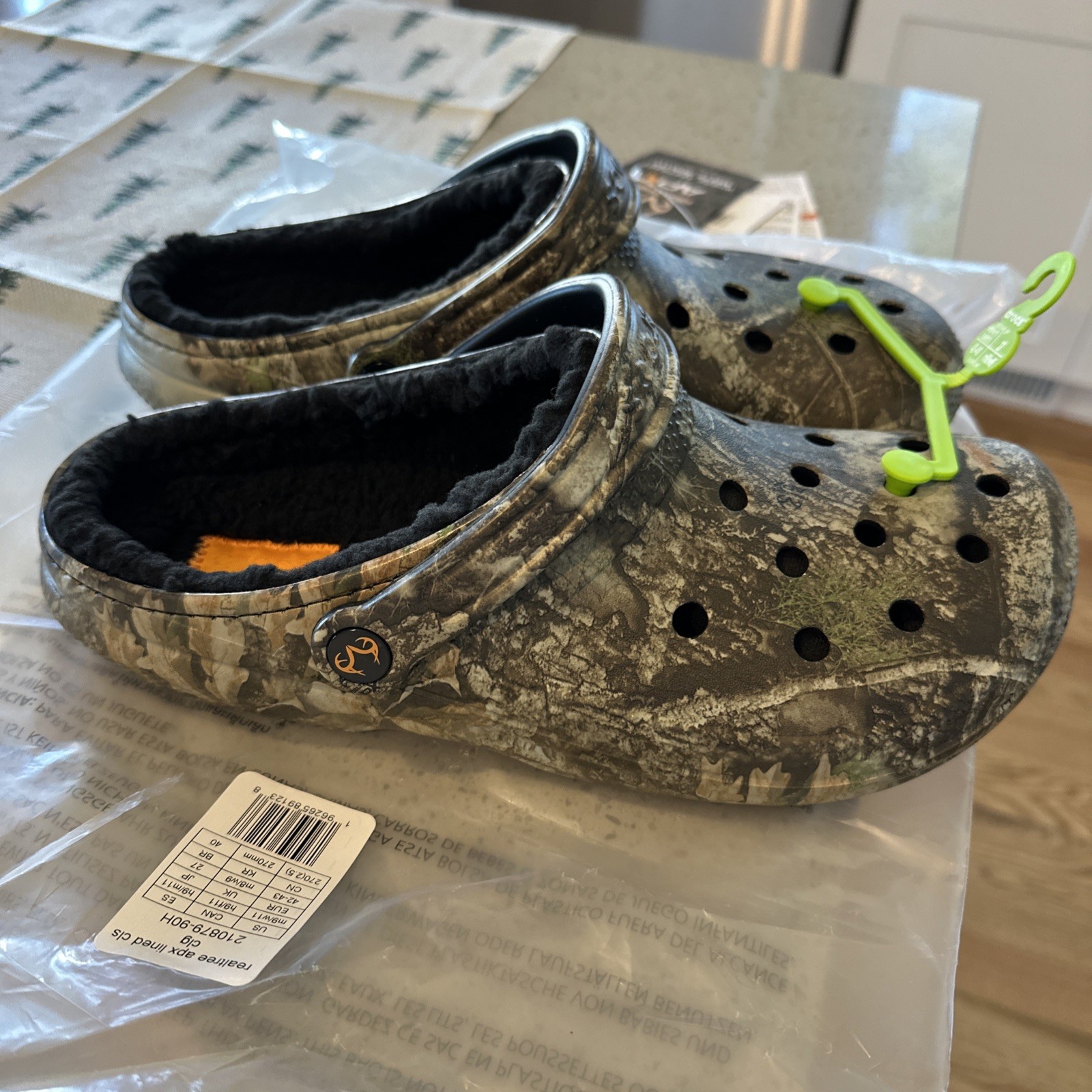 CROCS RealTree APX Classic Faux Fur Lined Clogs Unisex Size W11 M9 210879
