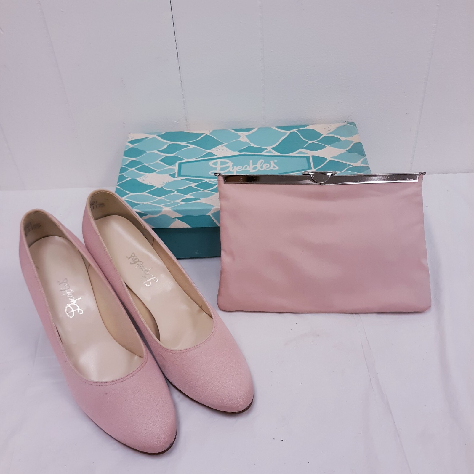 Dyeables heels Women’s Pump, Pink, Size 9B with purse #1175