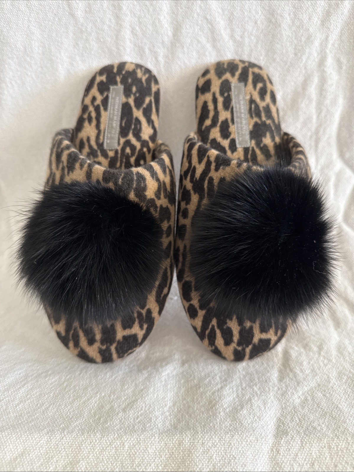 Neiman Marcus Women’s Brown Leopard Slipper With Fur Pom Pom Cashmere Size M