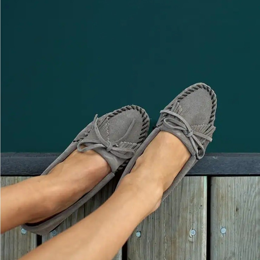 Minnetonka Suede Kilty Hardsole Moccasins Gray Rubber Sole Women’s Size 7.5