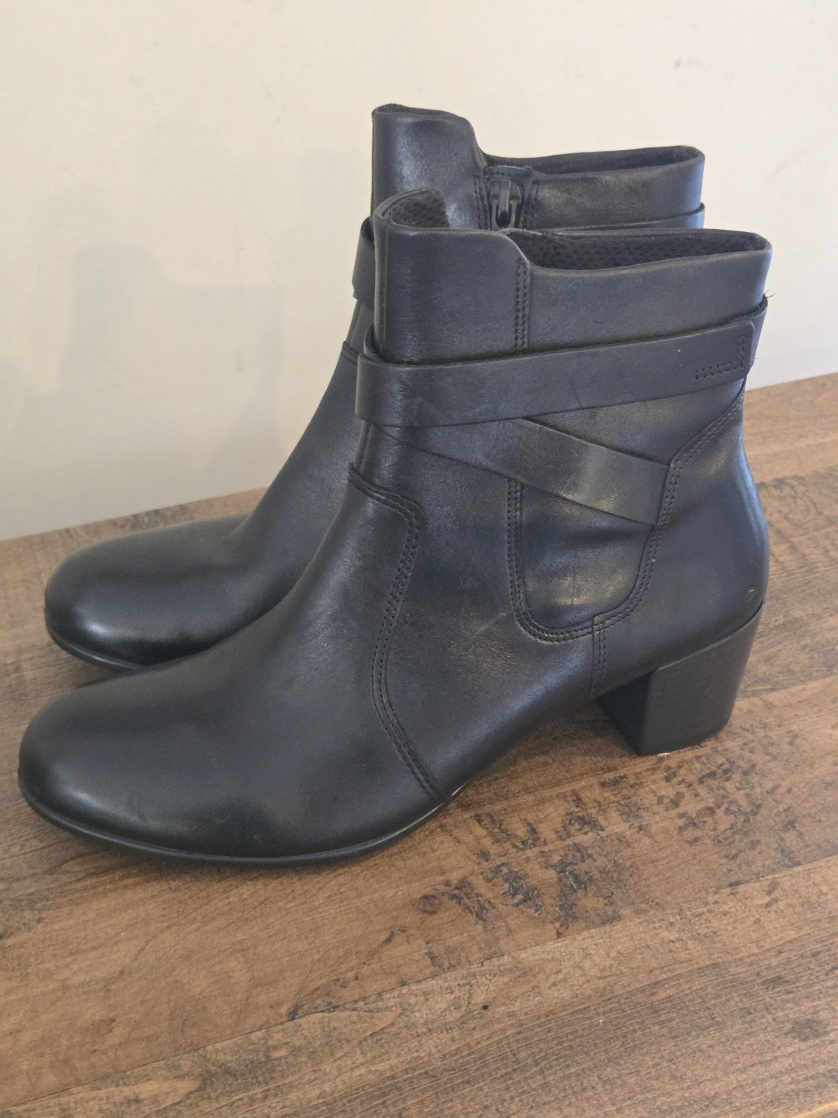 ECCO Shape 35 Black Zipper Strap Leather Ankle Boots Women’s 6-6.5 New