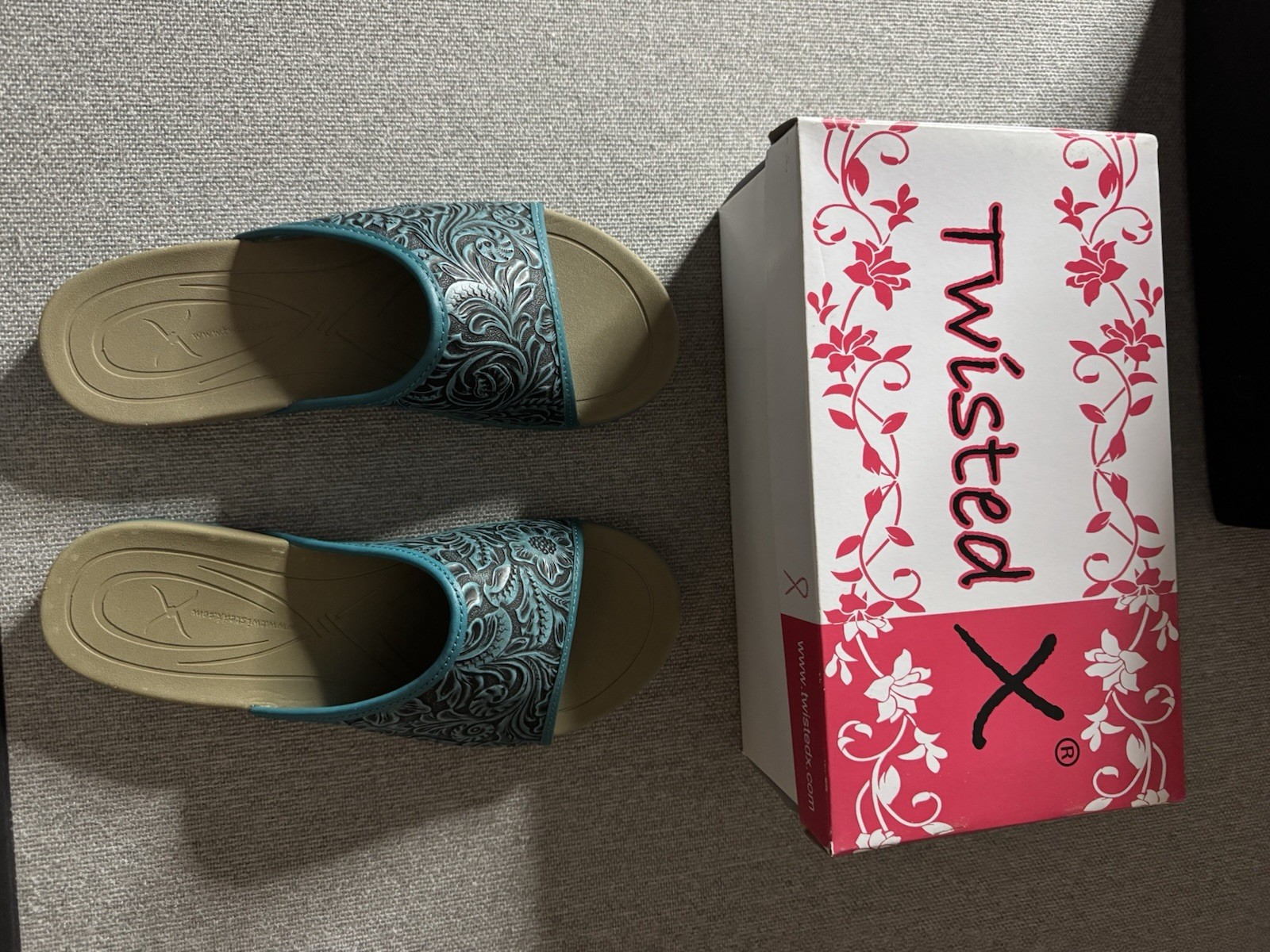 Twisted X Women’s Teal Color Slide Sandals Size 8 Tooled Leather Top Summer Shoe
