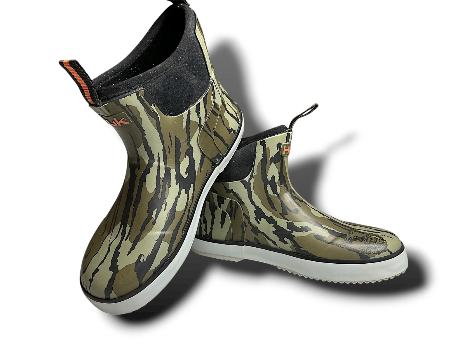 HUK Rogue Wave Boots Womens 5 Mossy Oak Original Bottomland Camo Waterproof $120