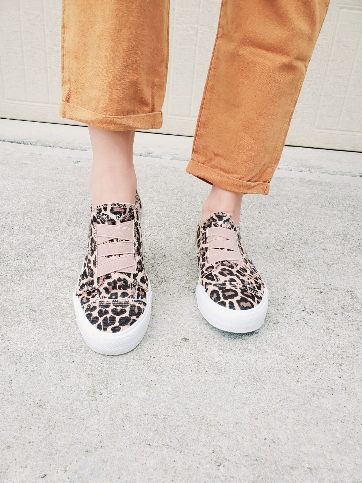 New Women Shoes Low Top Tennis Canvas Sneakers Unisex Fashion Slip-on Flats