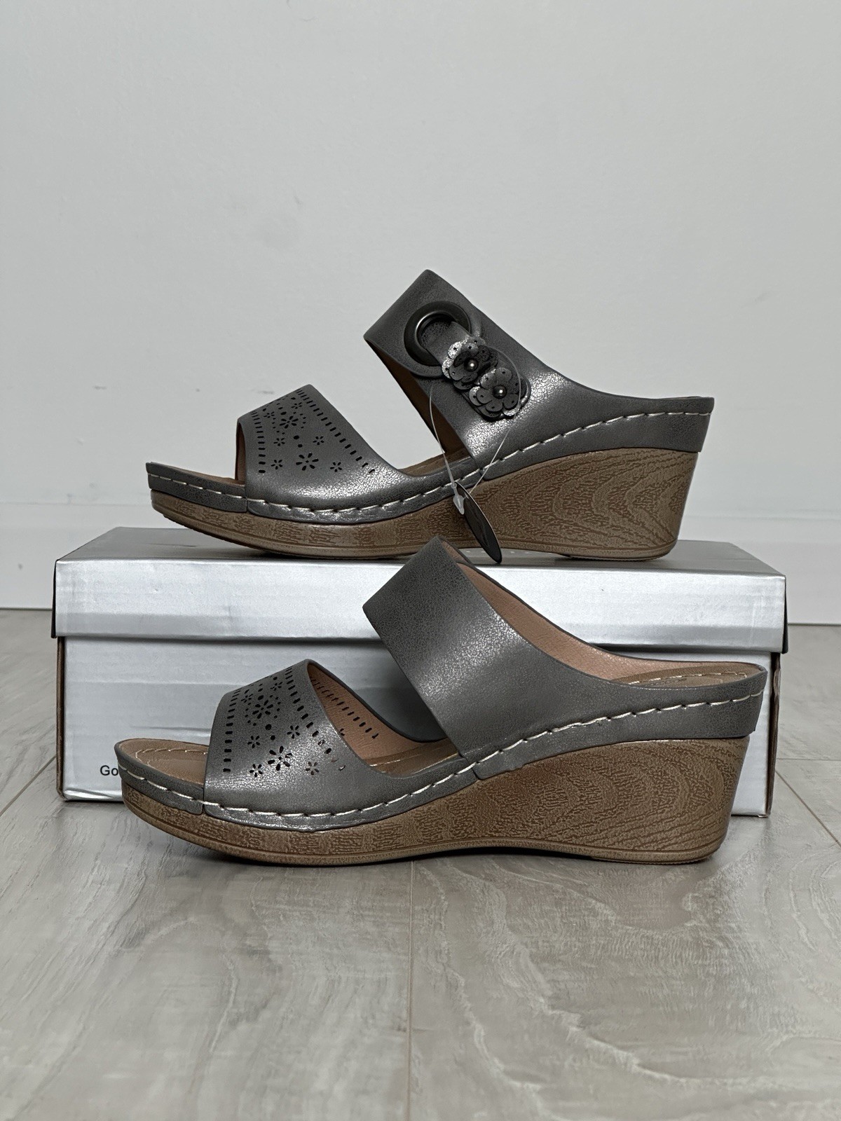 Good Choice Theresa Pewter Wedge Sandal Womens Size 6 194723080071