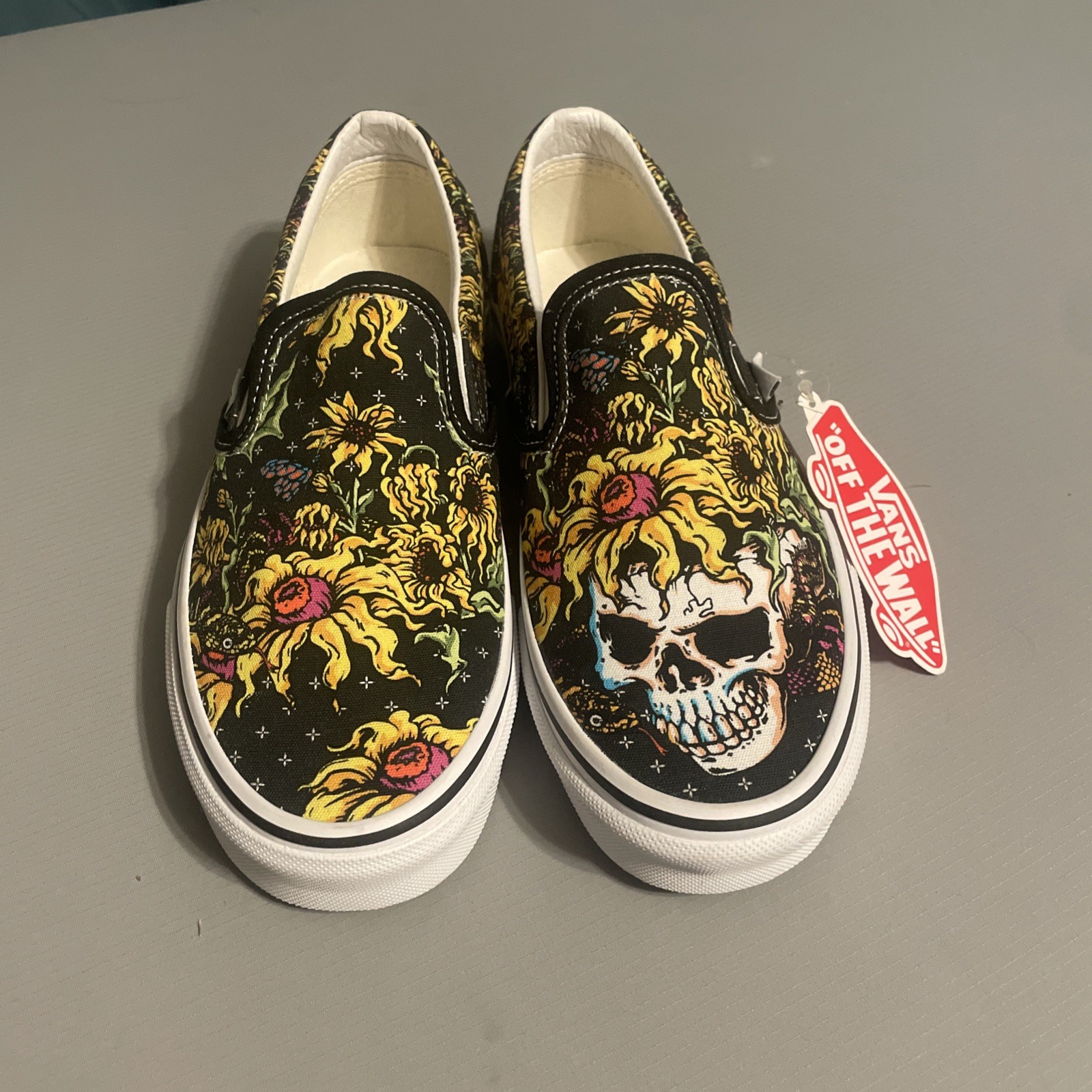 Vans Rare Classic Beauty Skull & Flowers Slip On Shoes Size Women’s 7 Men’s 5.5