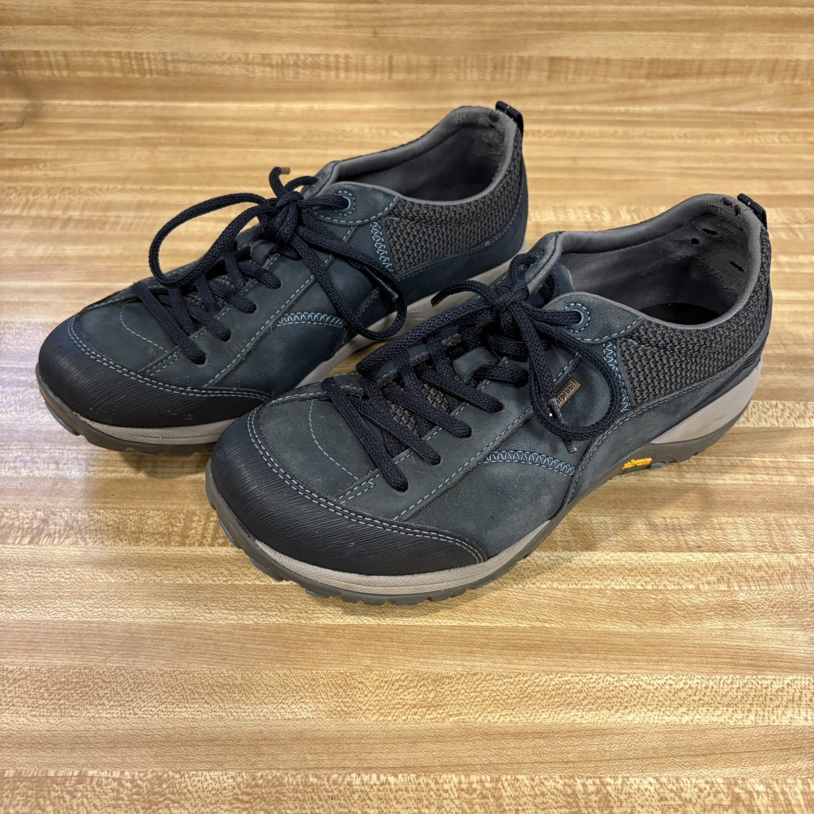 DANSKO Paisley Navy Womens Shoe Size 39(W8.5-9) VIBRAM Waterproof Slip Resistant
