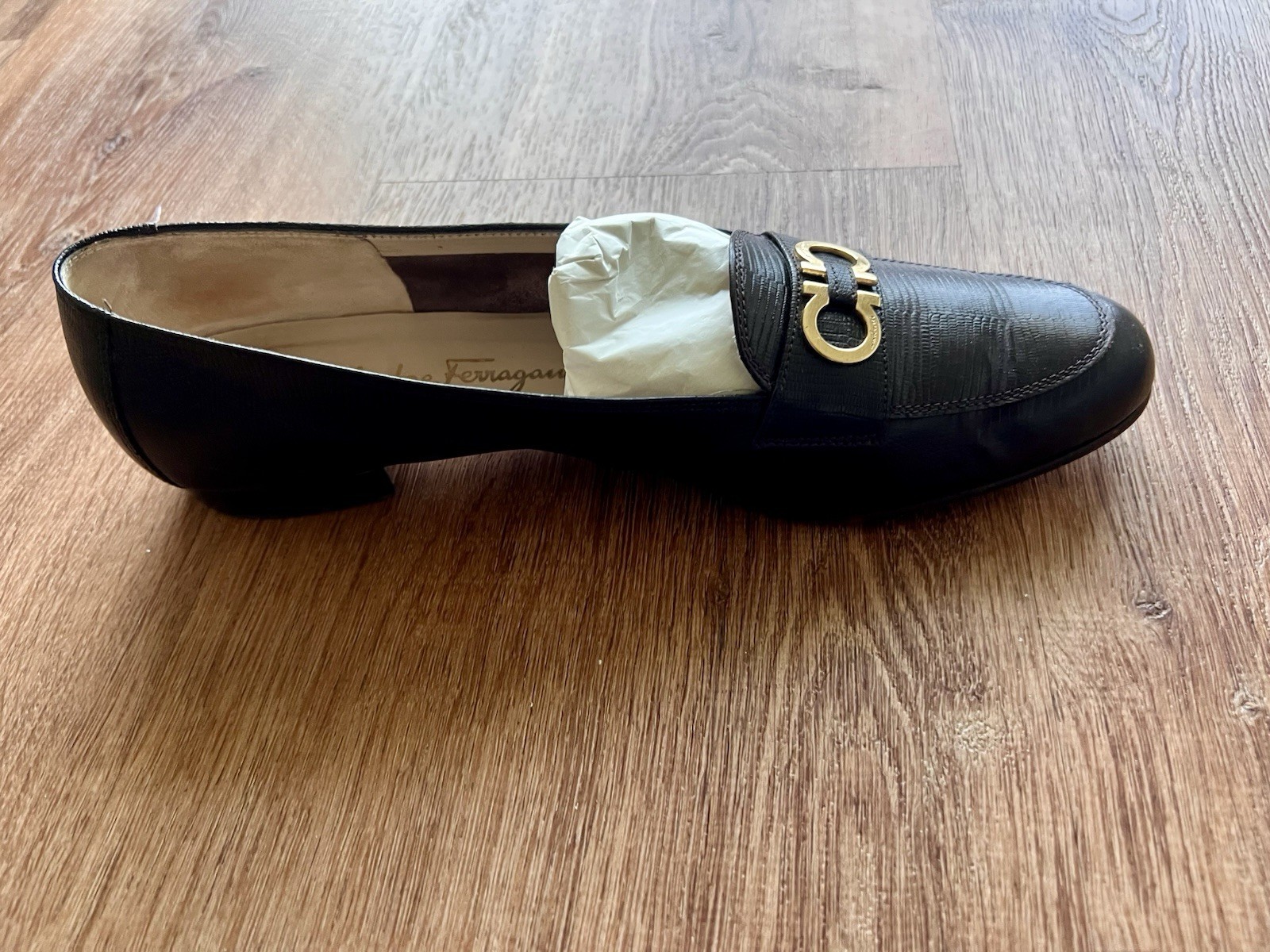 Salvatore Ferragamo Boutique Brown Leather Loafer Flats Gold Accents 10.5AAA