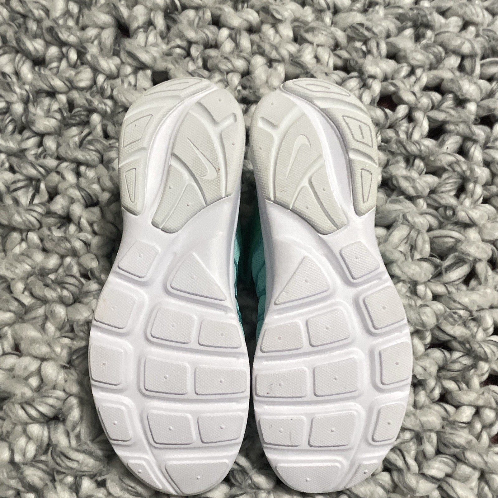 Women’s Nike Darwin Athletic Shoes Size 11
