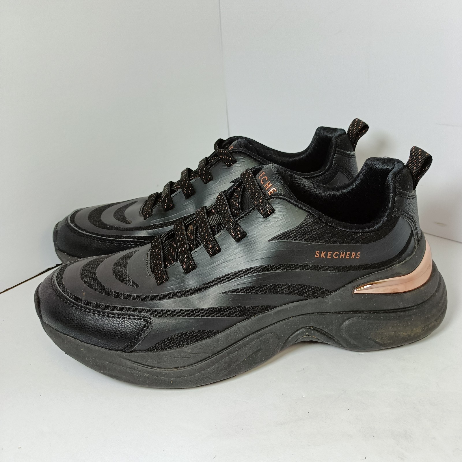 Skechers Women’s Hazel – Slip-in Step N Flow sneakers Size 8