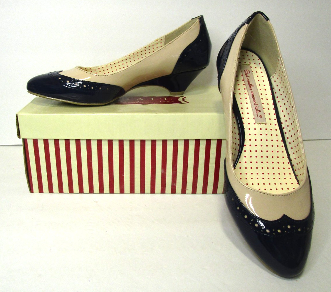 B.A.I.T. Ida Heeled Oxford Pumps Retro Two Tone Cream/Navy Shoes Women’s Size 8