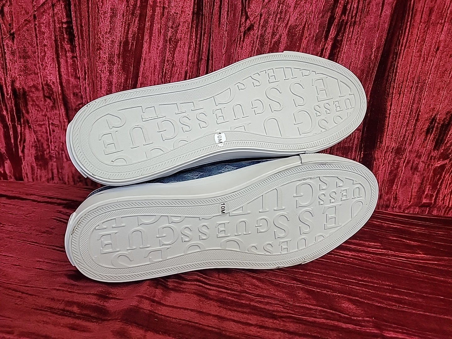 GUESS Women’s 10 Jelexa casual shoe Sneaker Medium Blue 420 new no box style