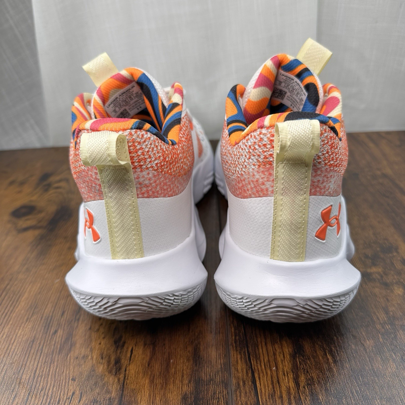 Under Armour Flow Breakthru 3 LE Basketball Shoes Women’s 15 Men’s 13.5 Defects