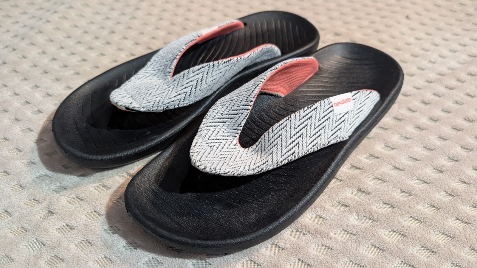 HEY DUDE Meg Waves Black Pearl Coral NEW Women’s Size 9