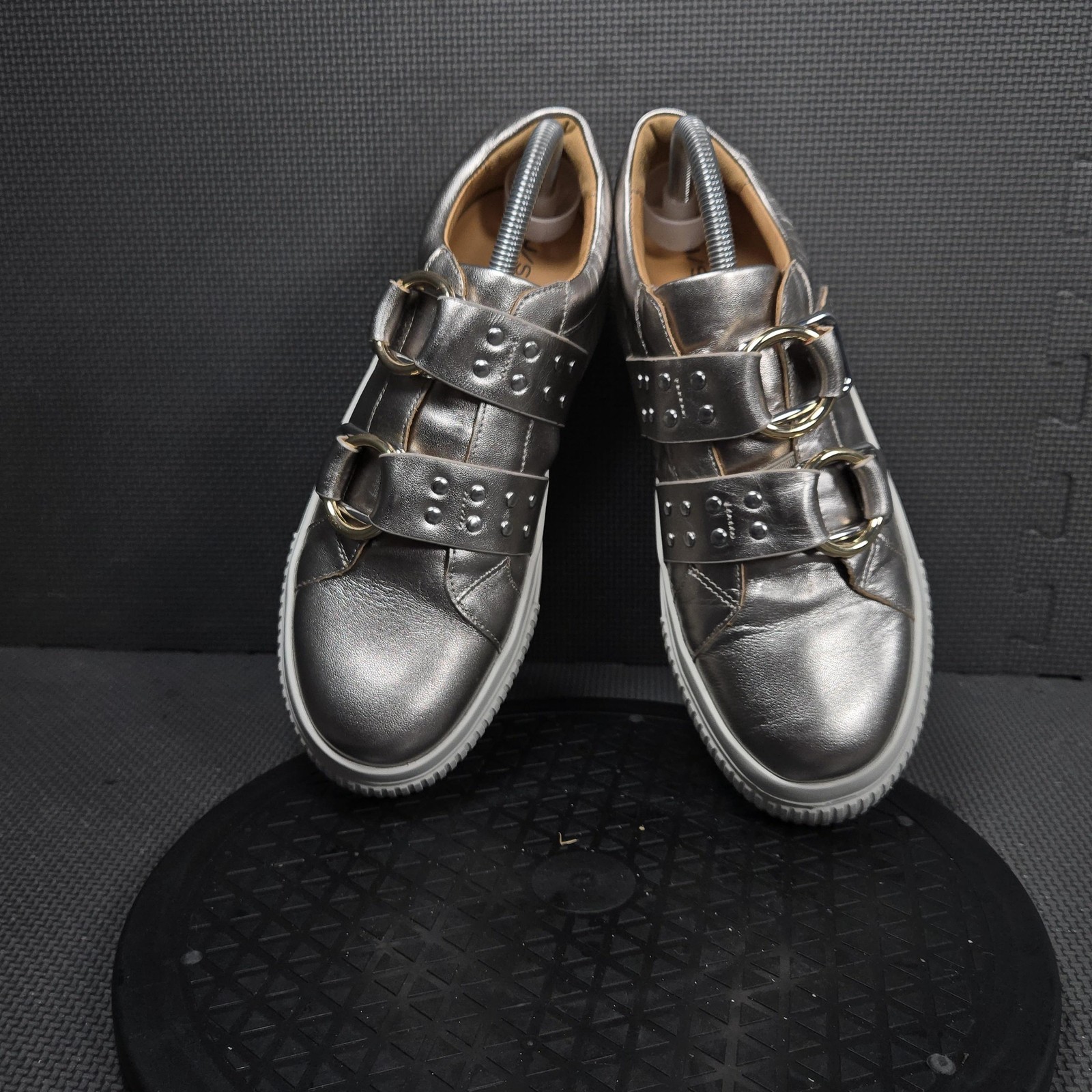 J/Slides NYC Shoes Womens Size 9 Silver Leather Platform Low Top Sneakers Buckle