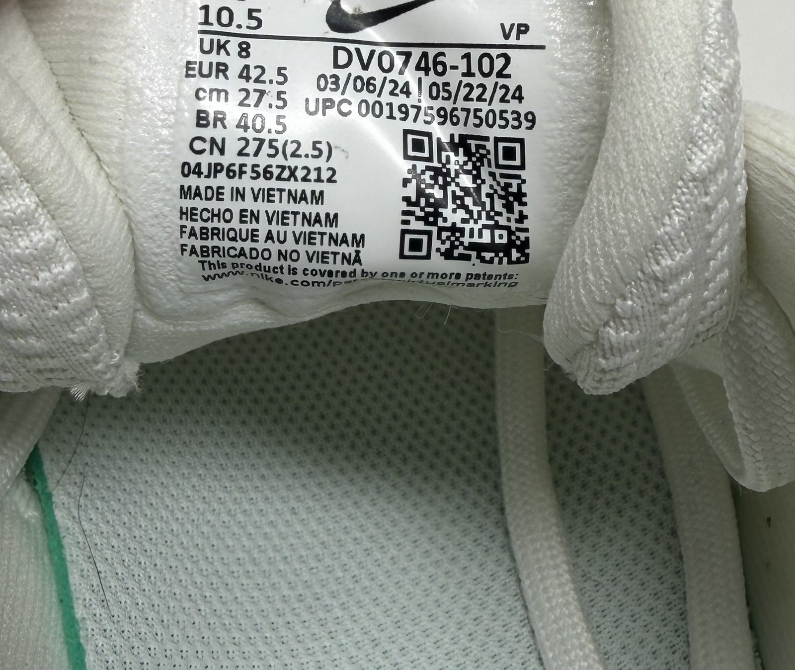 Nike Flex Experience Run 12 Womens Size 10.5 White Pink Running Shoes Sneakers