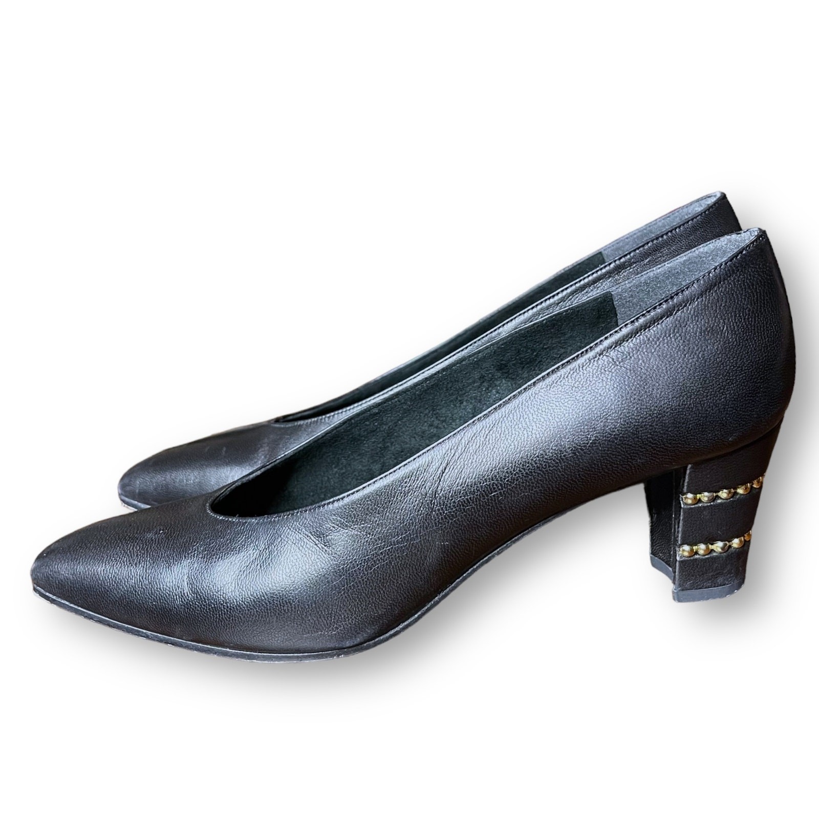 Stuart Weitzman Women’s Pump Heels Black Leather Gold Studded Size 5.5 B Classic