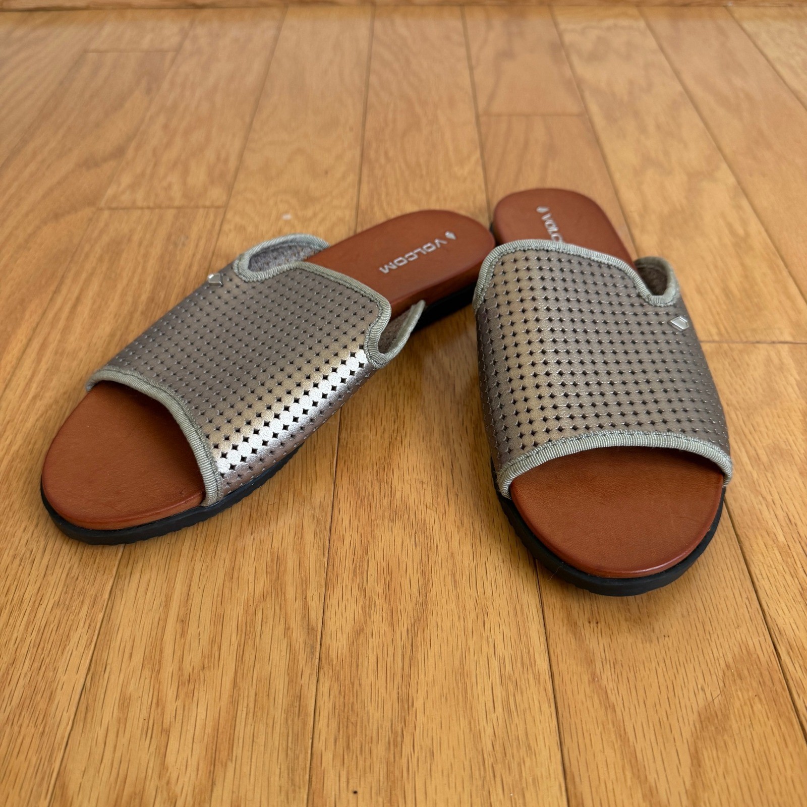 Volcom Slides Sandals Women’s US 7 EU 38 Silver Perforated Slip On Shoes