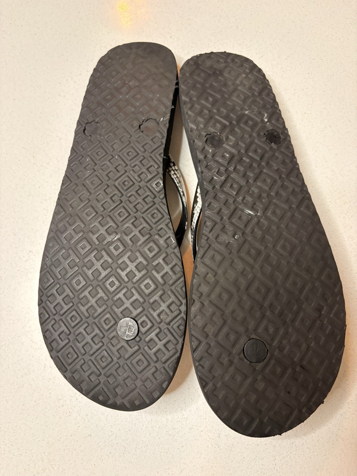 Tory Burch Thin Flip Flops Enamel Logo PVC/EVA Roccia Snake Size 9