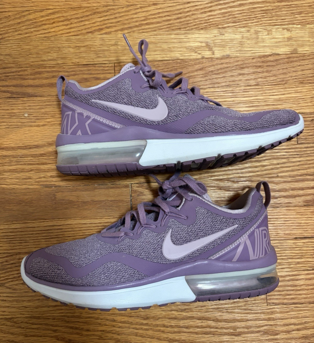 Nike Air Max Women’s Purple Low Top Mesh Lace-Up Sneakers Rubber Sole