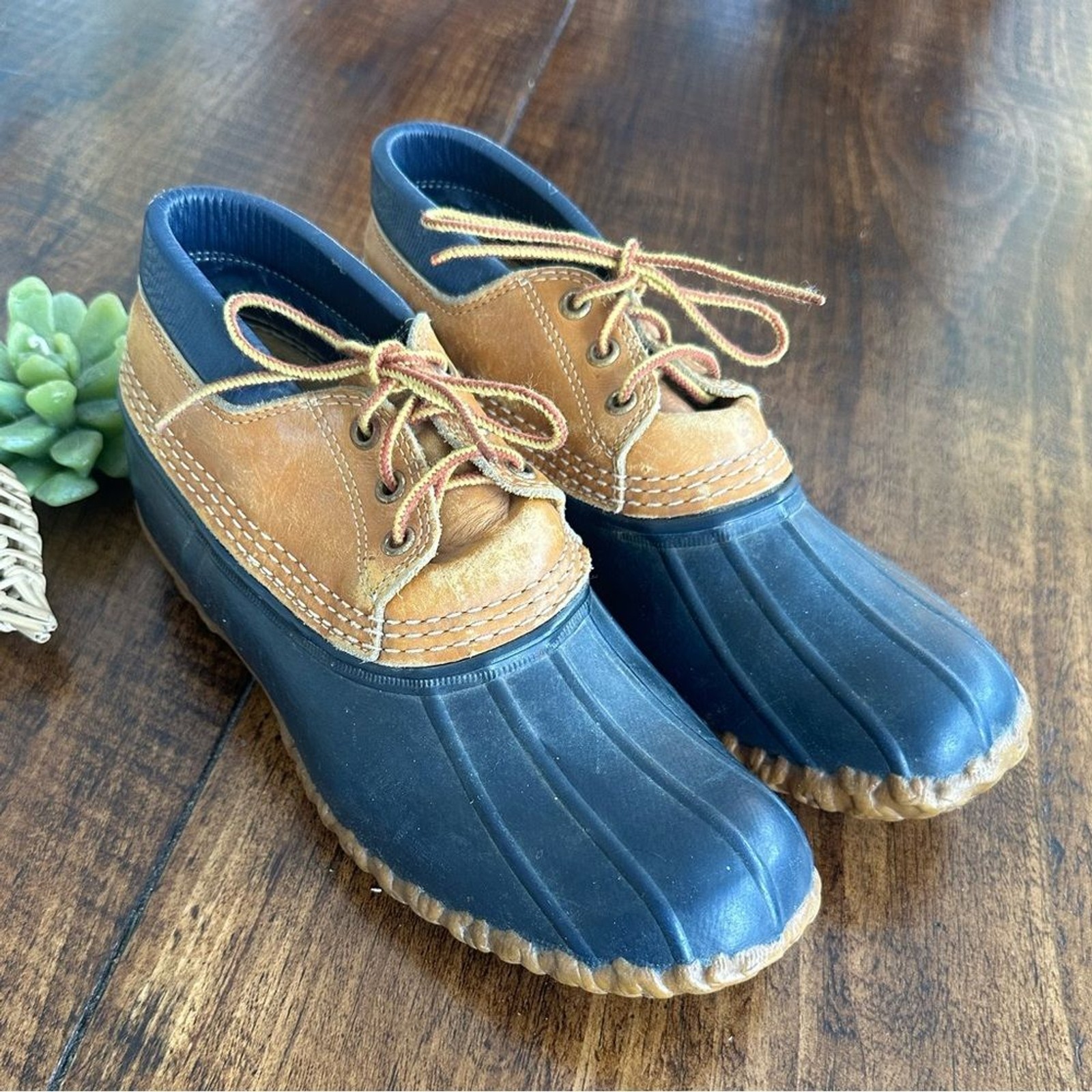 L.L. Bean | Vintage Maine Hunting Shoe – Low Duck Boots / Gumshoes, Size 10LM