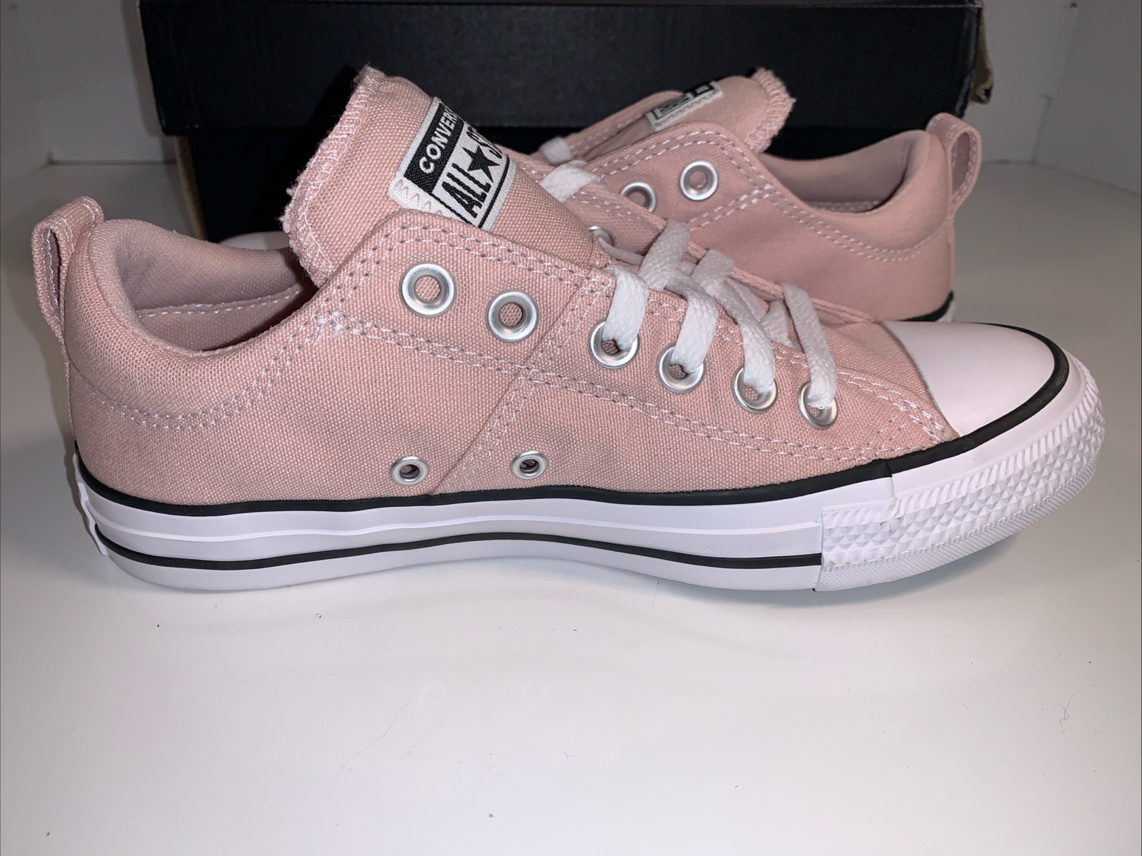 Converse Madison Ox Low Top Shoe Pink Women Size 7 NEW WITH BOX