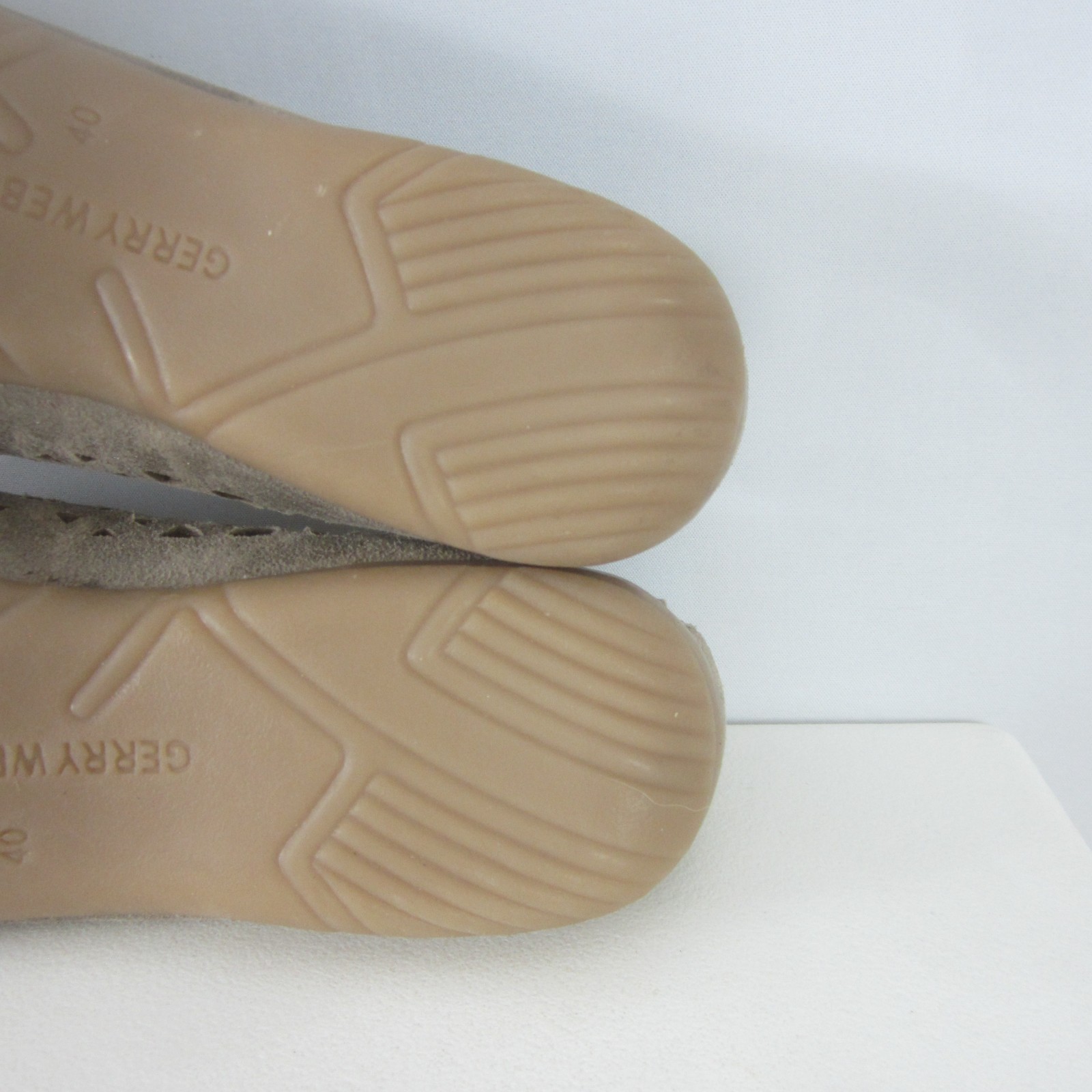 Gerry Weber Maren Womens US 8.5 US Metallic Taupe Leather Laser Cut 40
