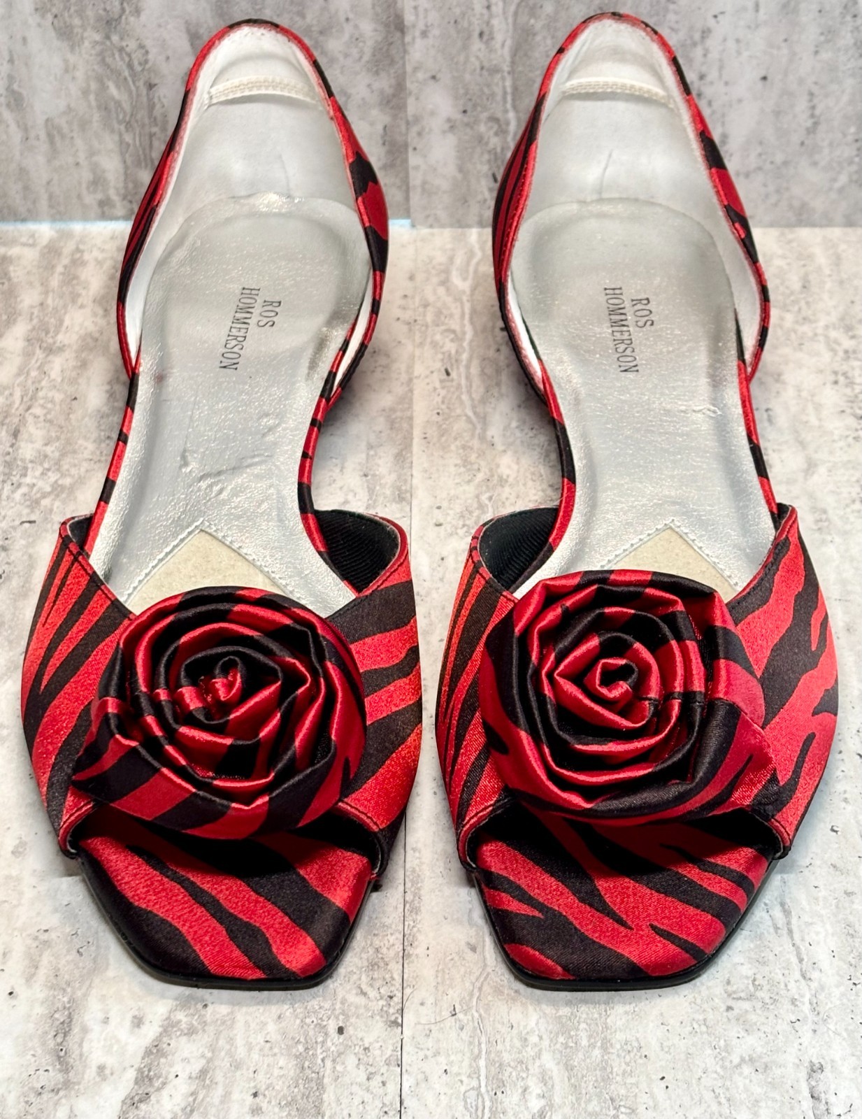 Ros Hommerson Monet Red Black Rose Accent Dressy Flats Slip Ons 9M