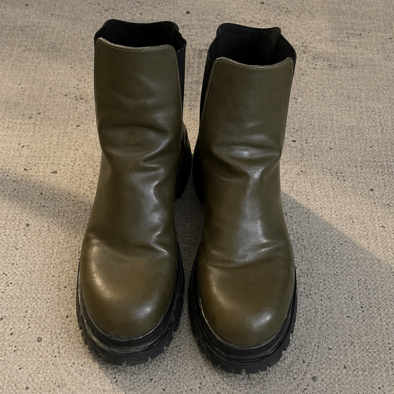 ZARA Olive Green Chunky Lug Sole Chelsea Boots | Street Style | EUC 10.5 US